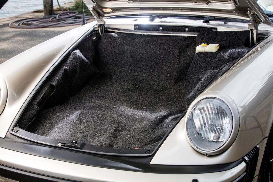Багажник Porsche 911 Carrera Speedster (911) 1989 года  (фото 22 из 59)